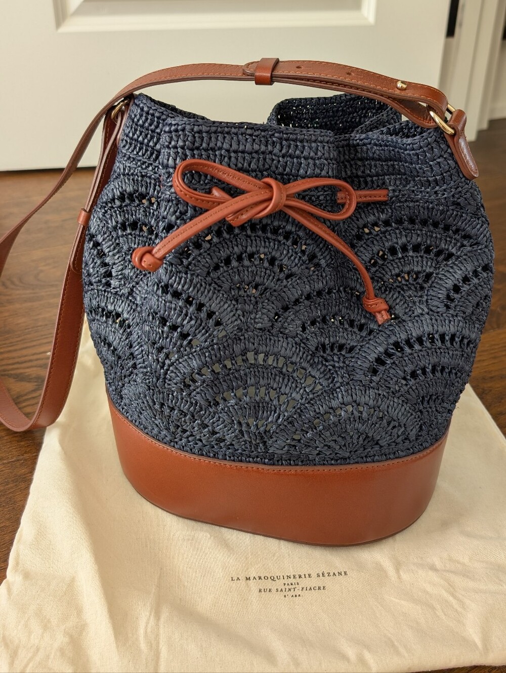 Sézane Alma Raffia Bucket Bag - Navy - Picture 2 of 7